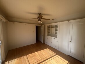 1623 Christopher Way in Sacramento, CA - Building Photo - Building Photo