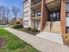 1501 Bronwyn Rd in Richmond, VA - Building Photo