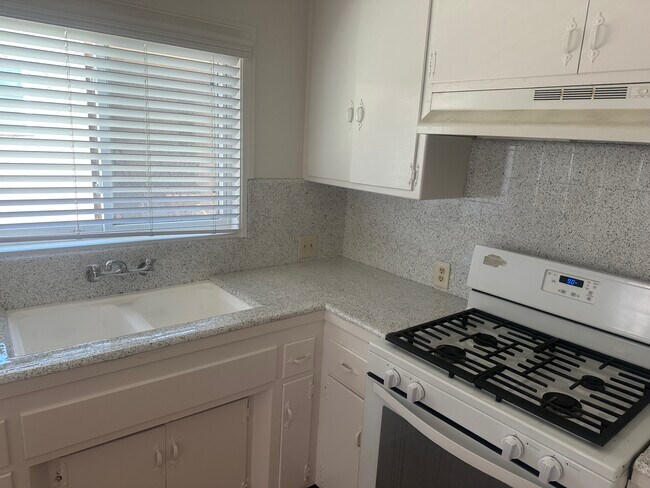 2410 S Carolina St, Unit C in San Pedro, CA - Foto de edificio - Building Photo