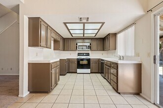 8840 N Barton Ave in Fresno, CA - Building Photo - Building Photo