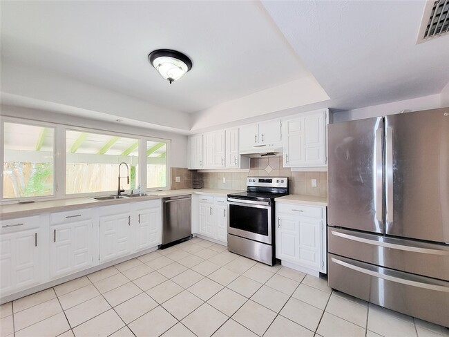 property at 16914 Judyleigh Dr