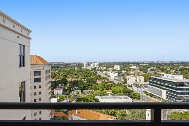 888 S Douglas Rd, Unit PH13 in Coral Gables, FL - Building Photo - Building Photo