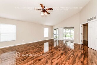 6651 Cambridge Park Dr in Apollo Beach, FL - Building Photo - Building Photo