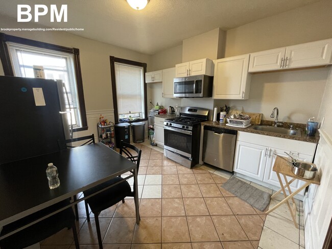 32 Shelby St, Unit 1 in Boston, MA - Building Photo - Building Photo