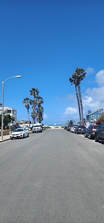 5104-5112 Cape May Pl in San Diego, CA - Building Photo