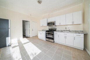 68 Rose Ave in Jersey City, NJ - Building Photo
