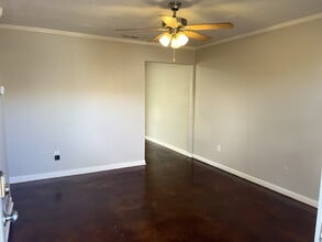 2423 22nd Pl in Lubbock, TX - Building Photo - Building Photo
