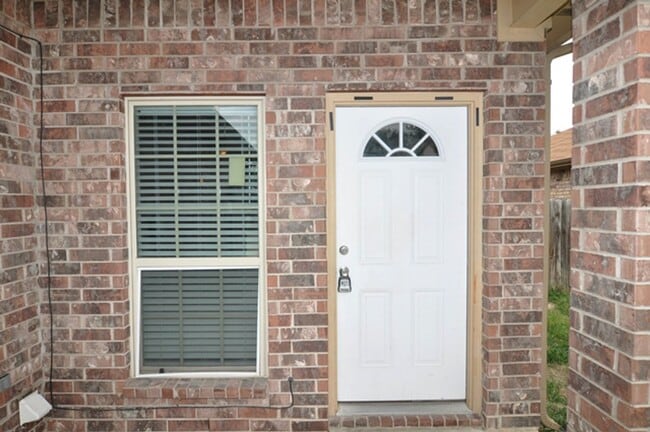 7600-7602 Novella Dr in Fort Worth, TX - Building Photo - Building Photo