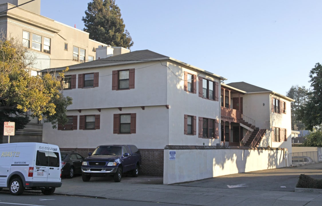 712 Santa Clara Ave in Alameda, CA - Building Photo