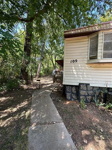 109 E Prospect St in Denison, TX - Building Photo