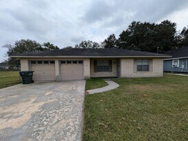 535 Hillebrandt St in Beaumont, TX - Building Photo