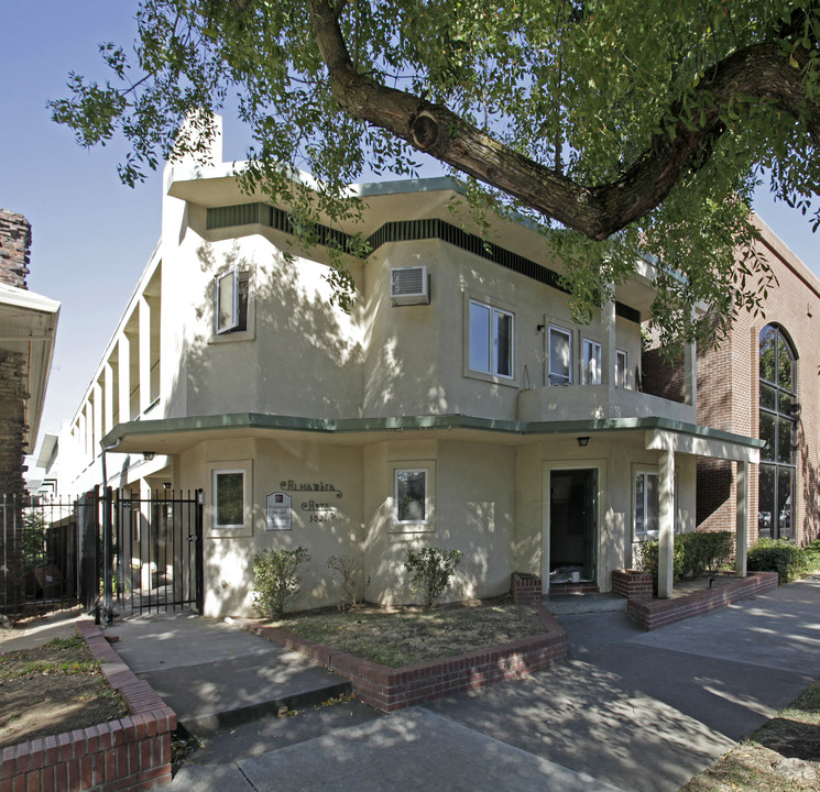 Alhambra Apartments in Sacramento, CA - Building Photo