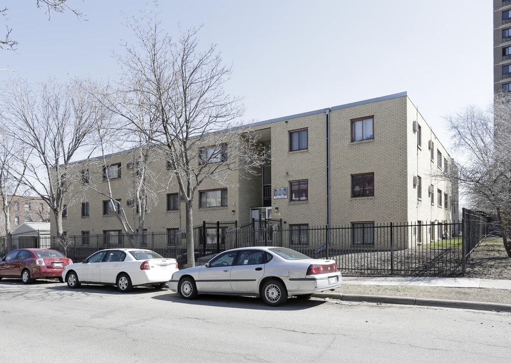 1915 Clinton Ave in Minneapolis, MN - Building Photo