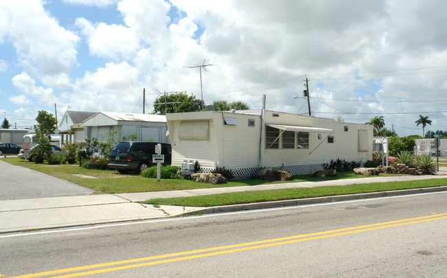 Holt's Lazyland in Lake Worth, FL - Building Photo - Building Photo