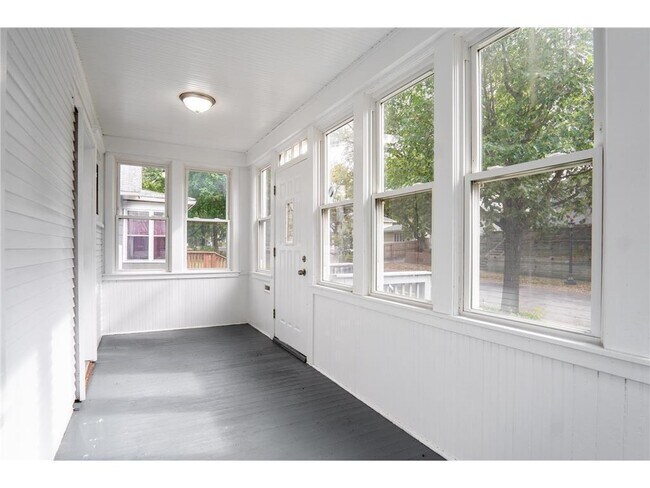 1317 Reaney Ave E in St. Paul, MN - Building Photo - Building Photo