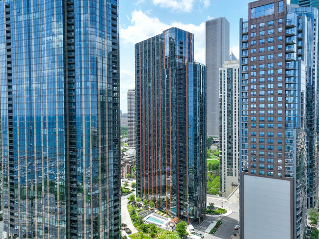 Cirrus Condominiums in Chicago, IL - Building Photo - Primary Photo