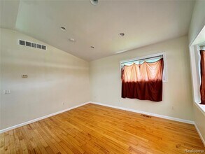 15345 Jackson St in Taylor, MI - Foto de edificio - Building Photo