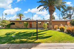 4425 E Calle Allegre in Phoenix, AZ - Building Photo