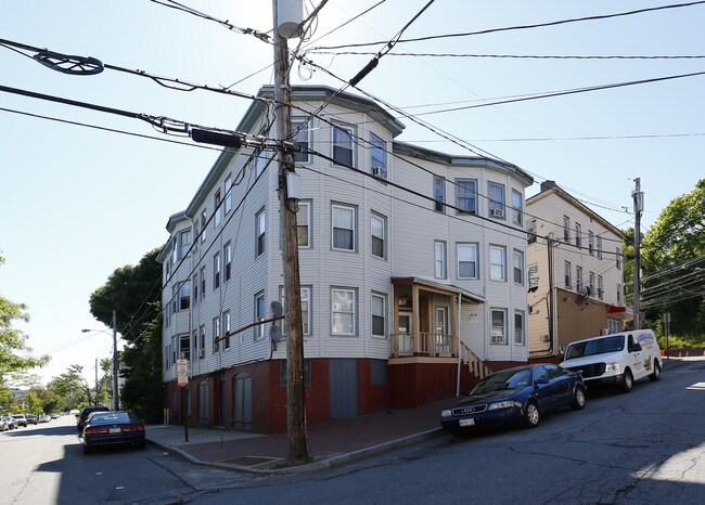 5 Weymouth St in Portland, ME - Foto de edificio - Building Photo