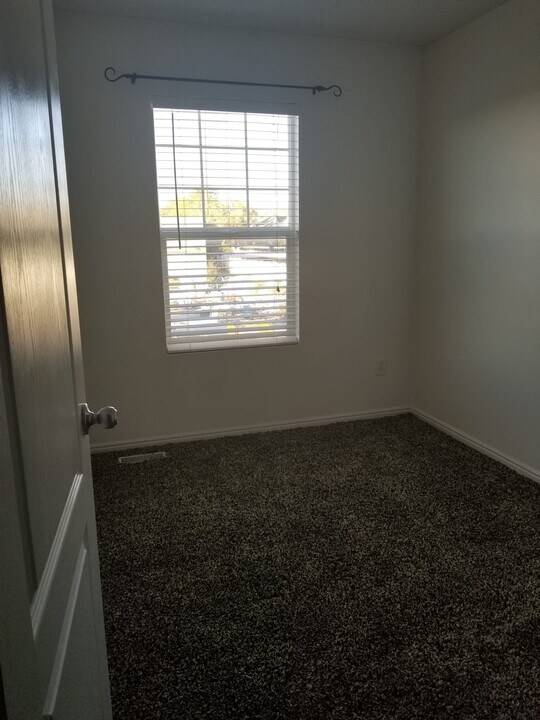 268 W Apple Cross Way in Murray, UT - Building Photo
