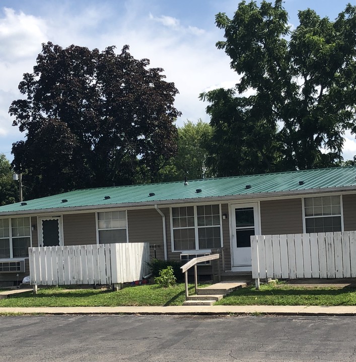 Pinewood Court Apartments in Bucyrus, OH - Building Photo