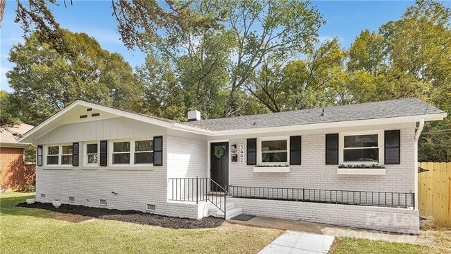 property at 5442 Kinsale Ln