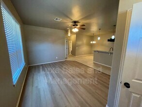 1317 Garden Gate Dr in Yukon, OK - Building Photo - Building Photo