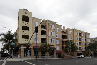 Laurel Bay in San Diego, CA - Building Photo - Building Photo