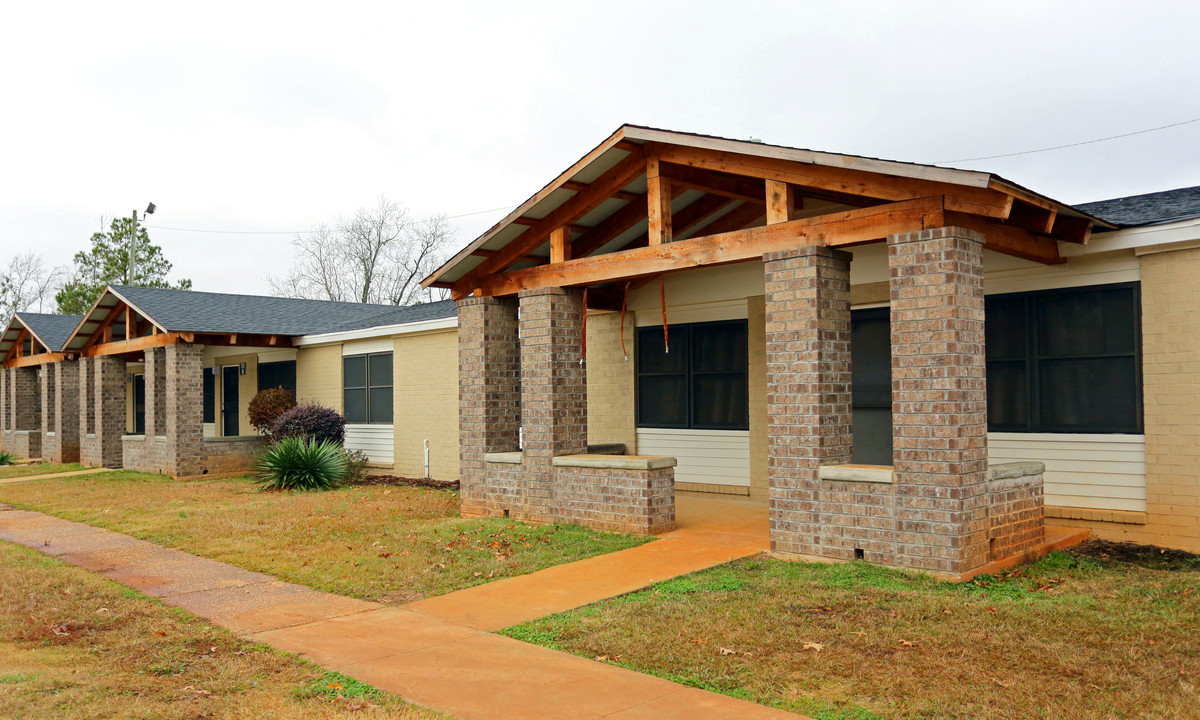 Cresent East Apartments in Tuscaloosa, AL - Building Photo