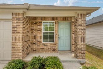 120 Skipping Stone Ln in San Marcos, TX - Building Photo - Building Photo