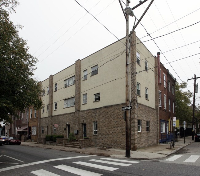 804 S 7th St in Philadelphia, PA - Building Photo - Building Photo