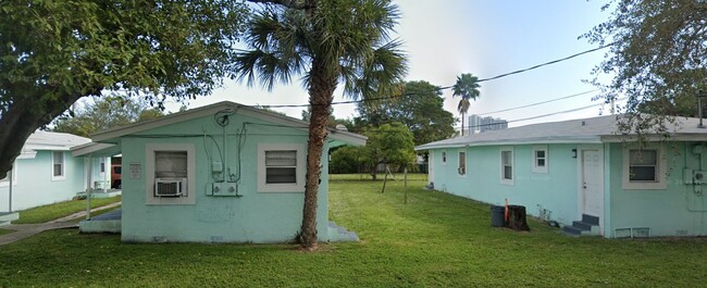 210 NW 12th Ave in Fort Lauderdale, FL - Building Photo - Building Photo