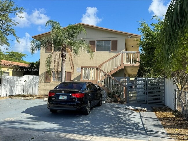 2008 Pierce St in Hollywood, FL - Building Photo - Building Photo