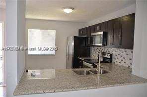 657 NW 208th Dr in Pembroke Pines, FL - Building Photo - Building Photo