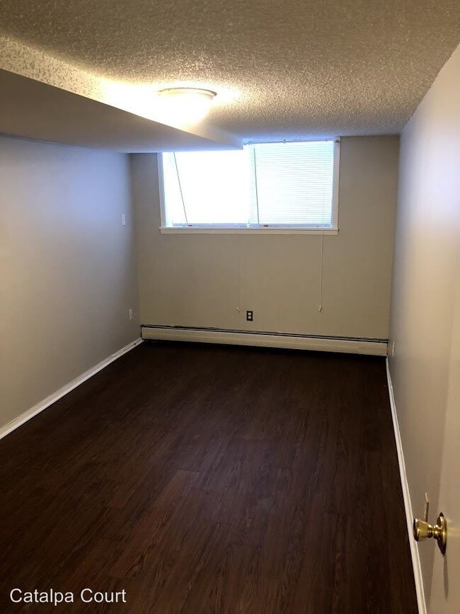 1305 W Nine Mile Rd in Ferndale, MI - Building Photo - Building Photo