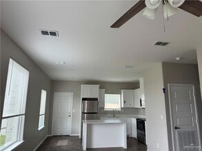 1612 Canelo Dr, Unit 4 in Edinburg, TX - Building Photo - Building Photo