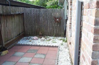 8931 Gaylord Dr in Houston, TX - Building Photo - Building Photo