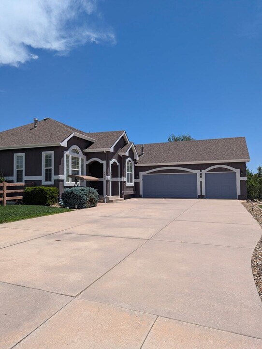6010 Box Canyon Rd in Colorado Springs, CO - Building Photo