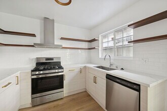 1008 N Stanley Ave in West Hollywood, CA - Building Photo - Building Photo