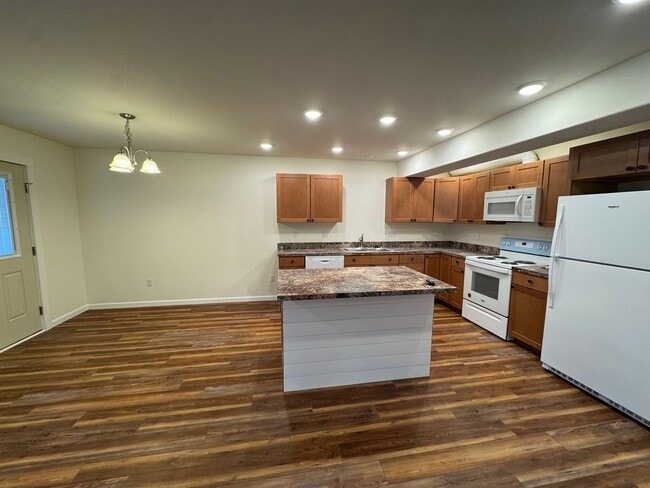 8111 Northwind Ave in Anchorage, AK - Building Photo - Building Photo