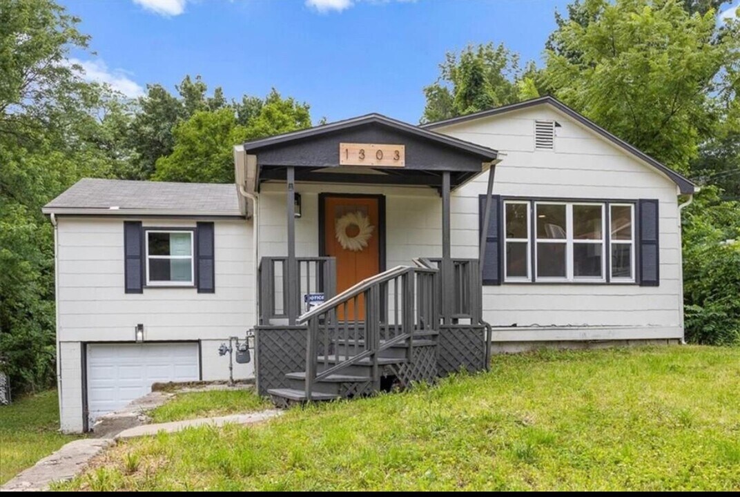 1303 Homer Ave in Kansas City, KS - Building Photo