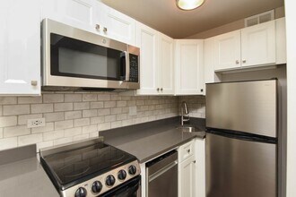 640 W Wrightwood Ave in Chicago, IL - Foto de edificio - Building Photo