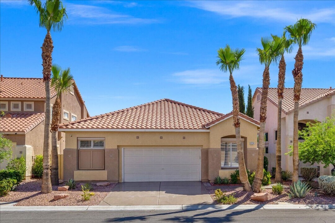 824 Cambridge Cross Pl in Las Vegas, NV - Building Photo
