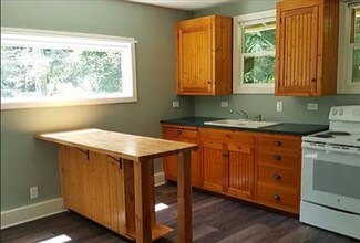 741 Ellwood Dr-Unit -Unit B in Coupeville, WA - Building Photo - Building Photo