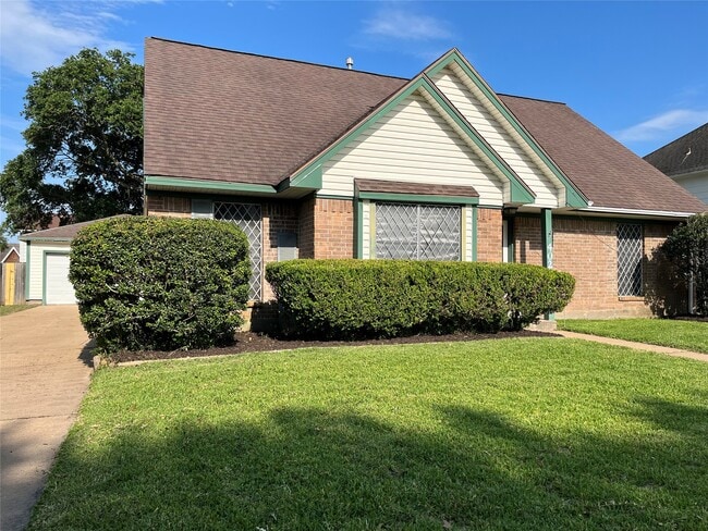 property at 402 Oak Harbor Dr