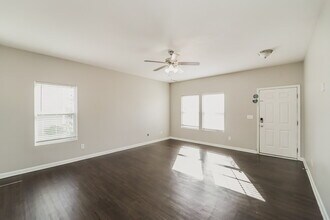 4828 Abercromby St in Charlotte, NC - Building Photo - Building Photo