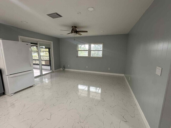 1900 Manor Cir SE in Winter Haven, FL - Building Photo - Building Photo