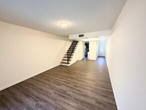 6131 SW 42nd Ct in Davie, FL - Building Photo - Building Photo