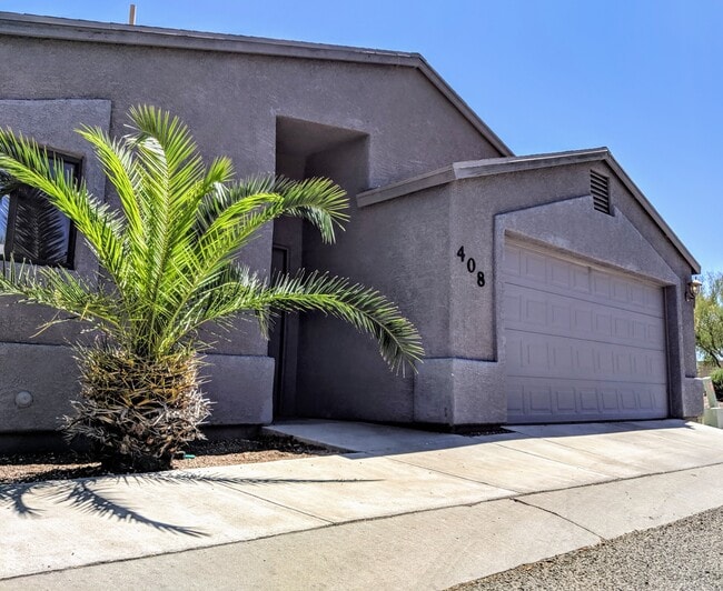 property at 408 E Geronimo Bluff Loop