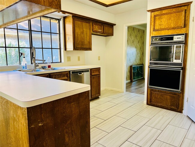 property at 14734 Charlmont Dr